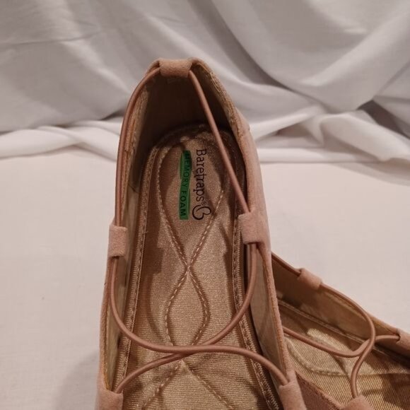 Baretraps Womens Ballet Flats With Criss Cross Elastic Straps Foam Insole Light - Picture 2 of 8